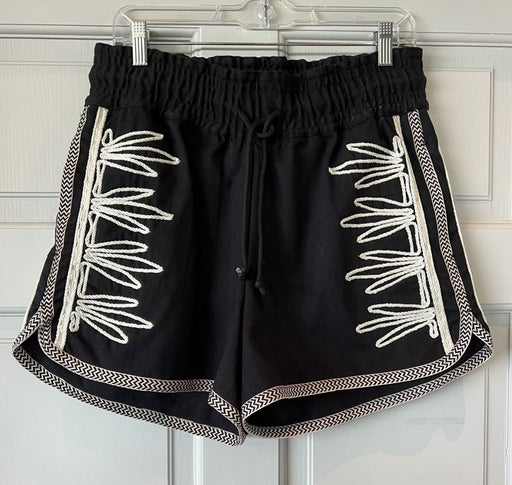 Cotton embroidered shorts in black with white